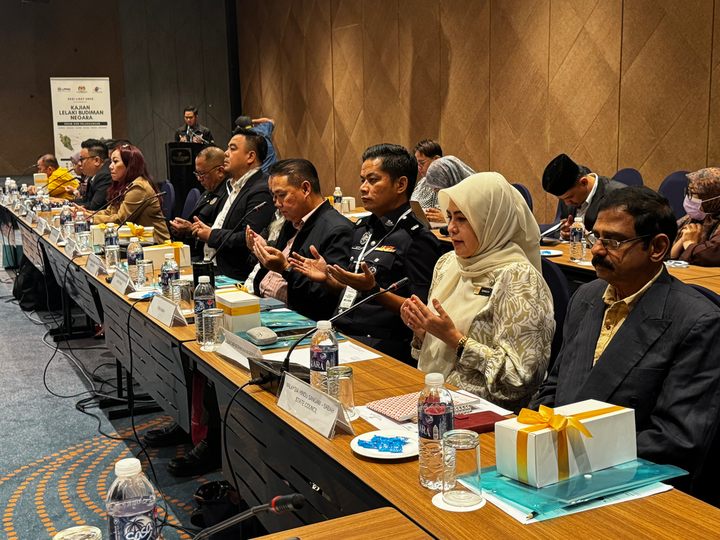 Bacaan doa pada awal sesi