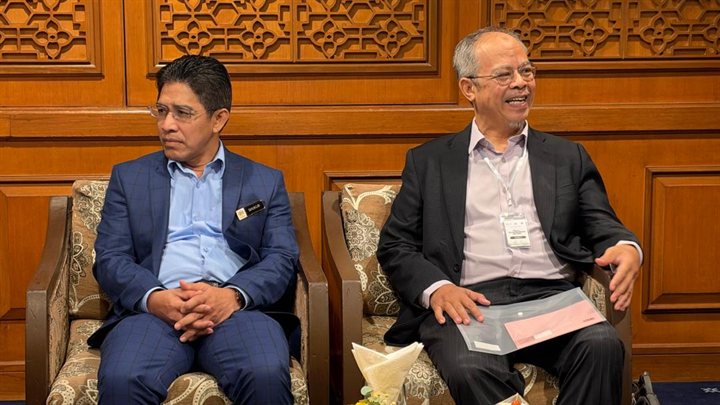 Ketua Pengarah LPPKN bersama tetamu kehormat sebelum sesi
