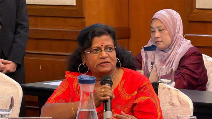 Peserta berkongsi pandangan dalam sesi perbincangan