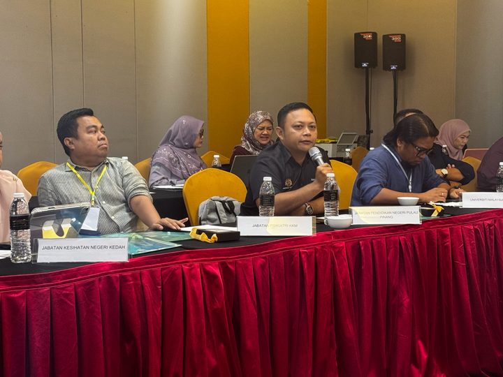 Peserta mengikuti sesi perbincangan